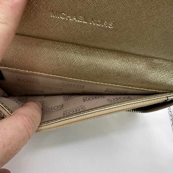 Michael Kors 7" Flat Wallet Center‎ Stripe Wristlet Clutch Card Holder Monogram - Picture 10 of 16